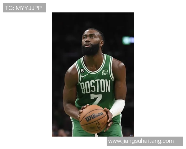 杰伦布朗在NBA赛场上的成长与突破之路分析