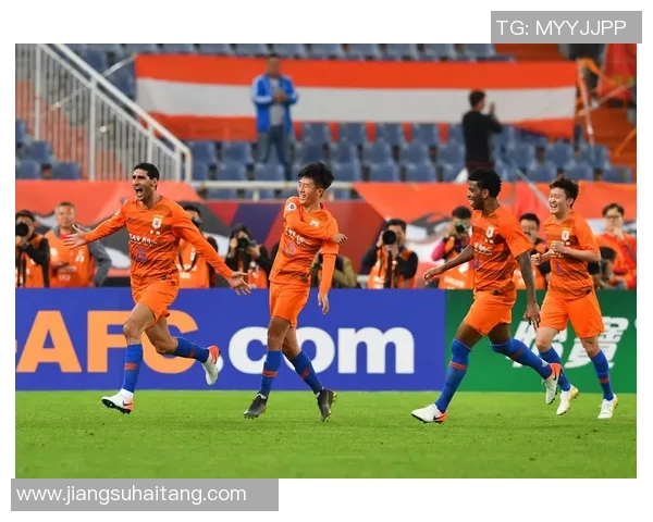 鲁能迎战庆南FC全力争胜期待精彩对决展现足球魅力与团队精神 鲁能迎战庆南FC全力争胜期待精彩对决展现足球魅力与团队精神